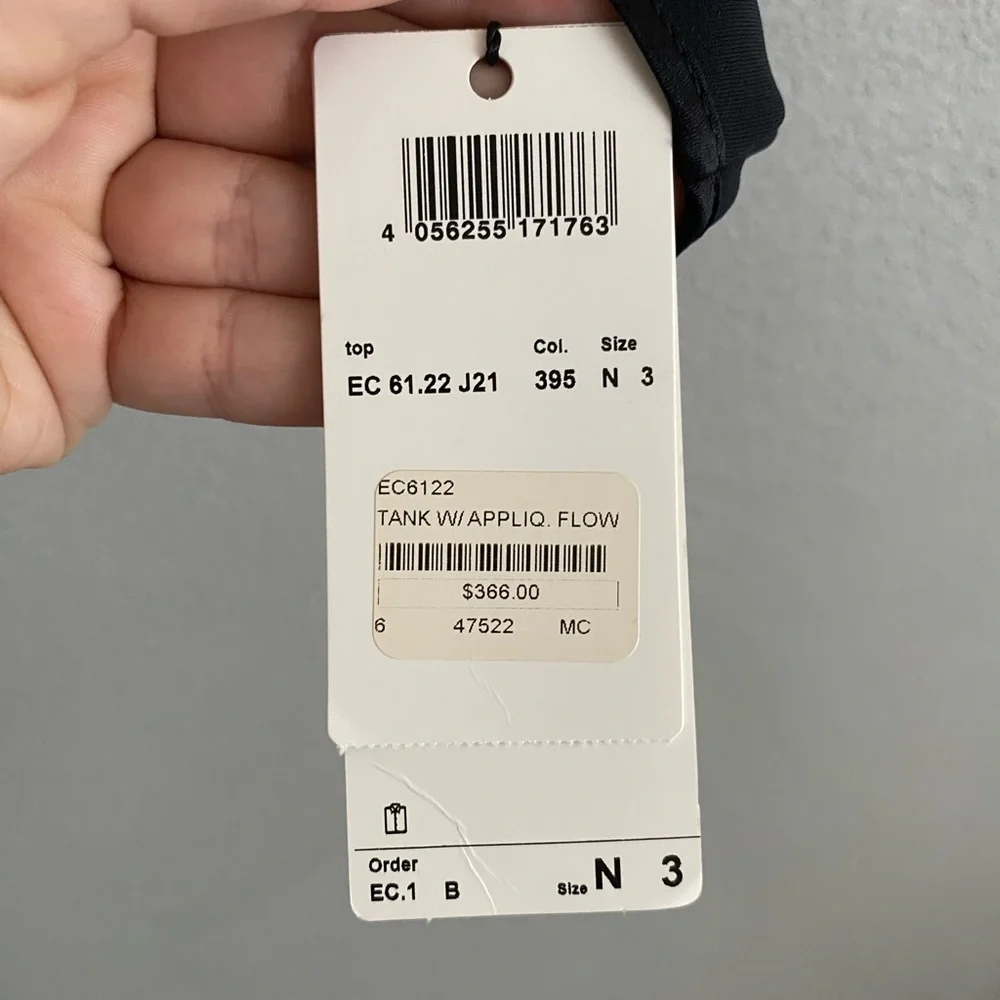 Marc Cain Top Size 8 Navy Blue Lightweight Soft Floral Sleeveless Chic Luxury - Picture 4 of 9